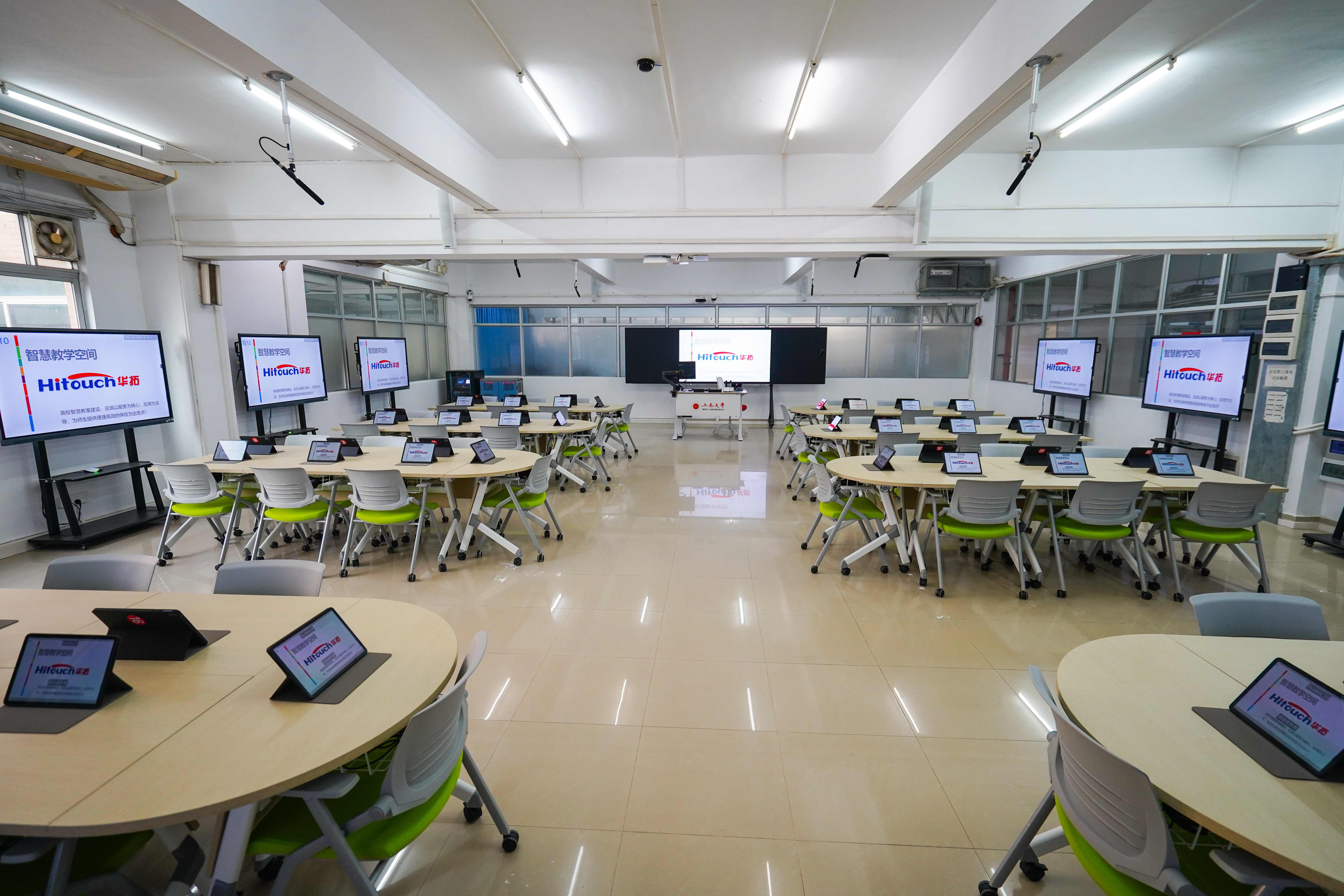 江门某高校实训教室