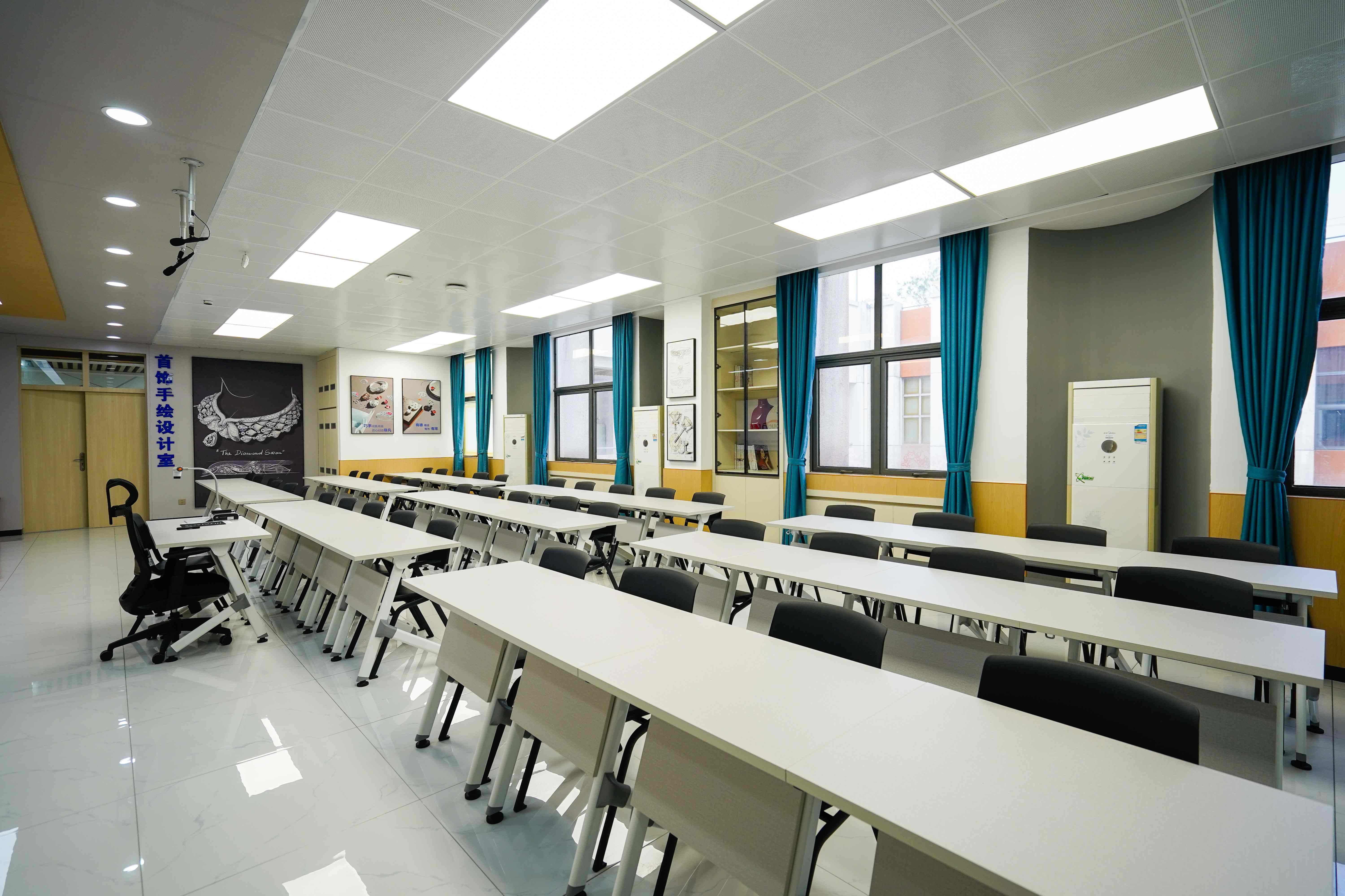 深圳技师学院珠宝学院实训室
